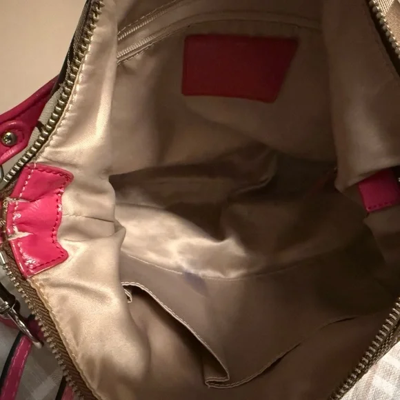 Coach Daisy Signature Pocket Hobo 🌸 - Picture 5 of 5